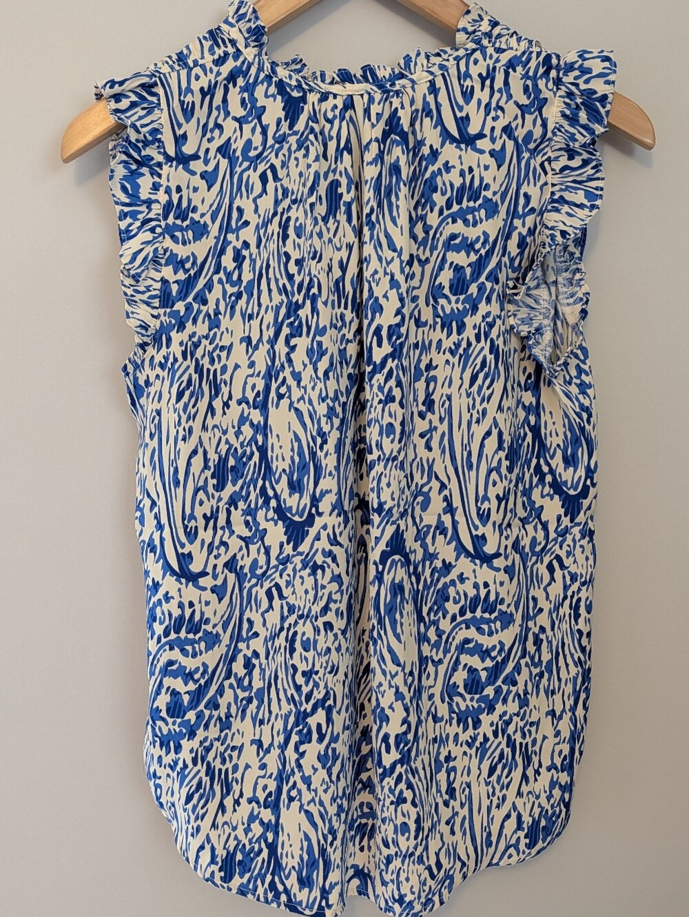 Madison & Berkeley Blue and White Printed Ruffle Sleeve Blouse - Picture 5 of 5